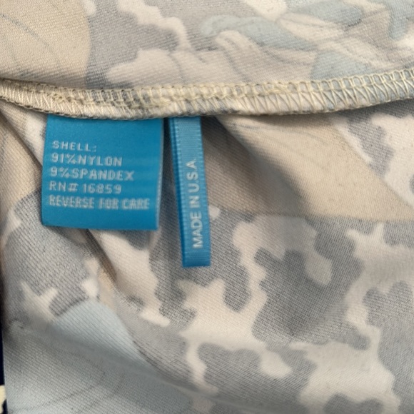 J. McLaughlin Signature Tee in a blue/brown floral pattern - Picture 9 of 10